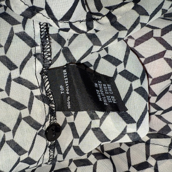 A. Byer Black and Cream Geometric Blouse - Picture 4 of 5